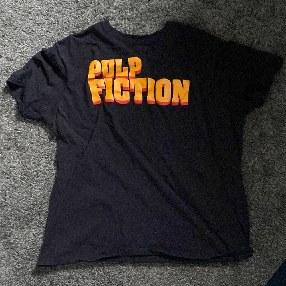 Pulp fiction classic shirt- says XL but on me fit like a medium